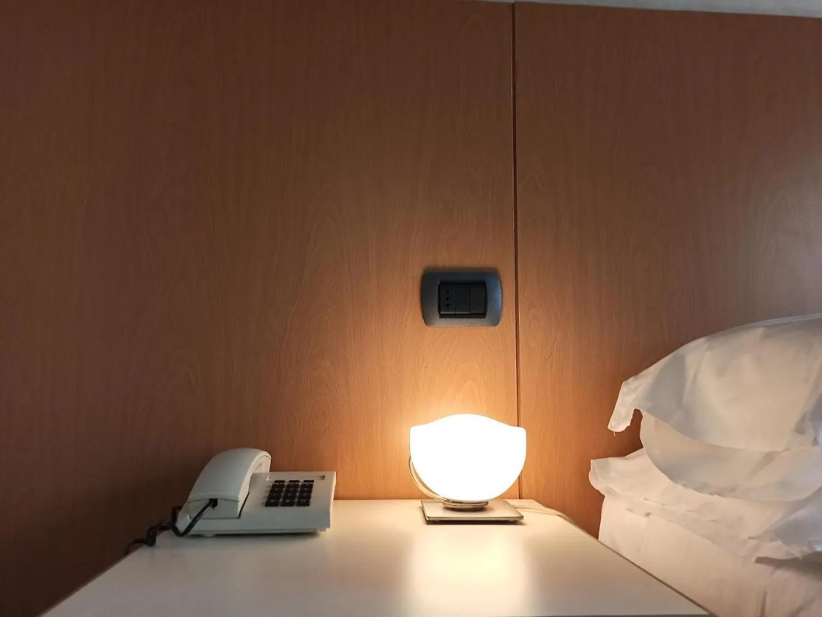 Residence Hotel Siloe Μιλάνο 4*,