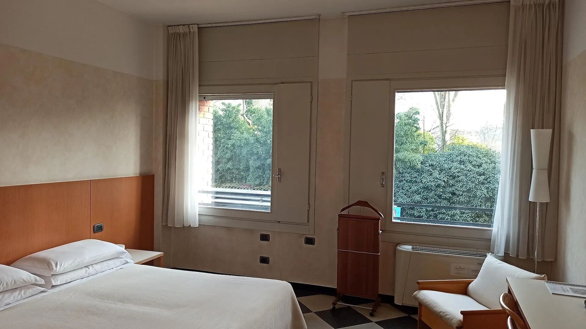 Residence Hotel Siloe Μιλάνο 4*,